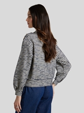 Bild von Pullover mit Streifen