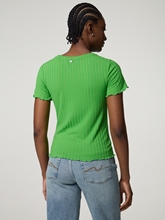 Image sur T-shirt à la coupe moulée