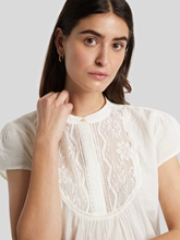 Bild von Bluse mit Spitzeneinsatz