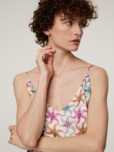 Bild von Top mit Baumwolle