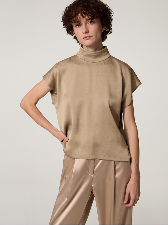 Bild von Blusentop aus Satin ALARIA