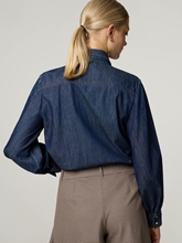 Bild von Schluppenbluse aus Denim MASTER