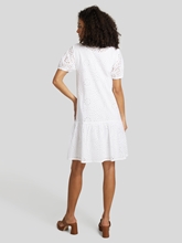 Bild von Kleid mit Lochstickerei