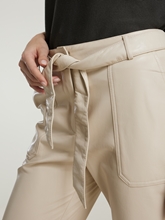 Bild von Kunstlederhose
