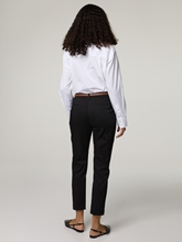 Image sur Pantalon chino en coupe slim