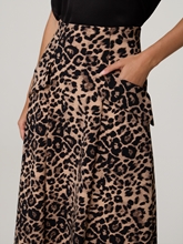 Bild von Midijupe mit Leo-Print