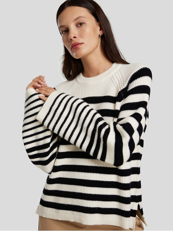 Bild von Pullover mit Streifen