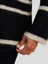 Bild von Pullover gestreift