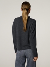 Image sur Pull en maille à col montant