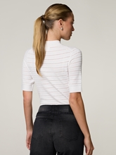 Bild von Strickshirt mit Lochstickerei