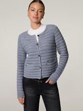 Bild von Strickjacke mit Lochstick