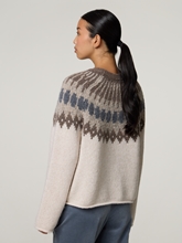 Bild von Strickpullover mit Wolle