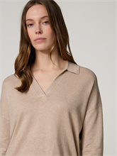 Bild von Strickpullover mit V-Ausschnitt