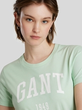Image sur T-shirt à logo