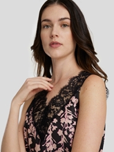 Bild von Blusentop mit Spitzeneinsatz