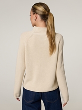 Image sur Pull en maille à col montant