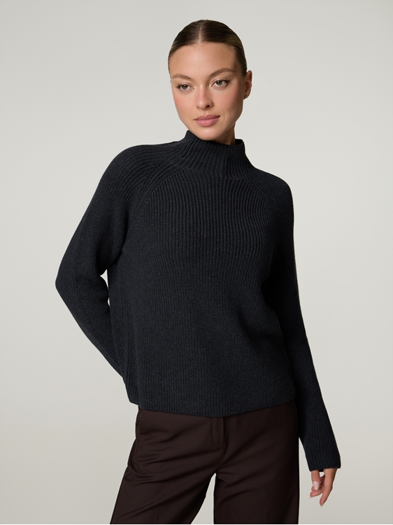 Bild von Strickpullover mit Stehkragen