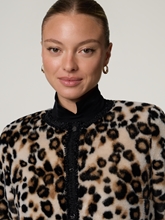 Bild von Jacke aus Fake-Fur mit Leo-Print