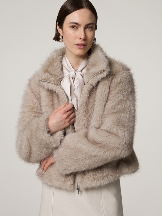 Bild von Fake Fur Jacke