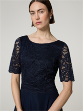 Image sur Robe avec dentelle