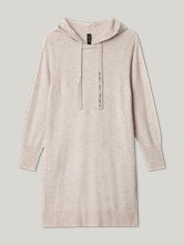 Bild von Strickkleid mit Kapuze