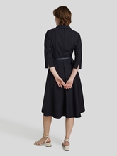 Bild von Kleid mit Gurt