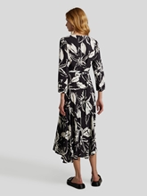 Bild von Wickelkleid mit Hibiskus-Print