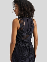 Bild von Kleid mit Spitze