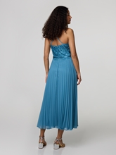 Image sur Robe de cocktail avec dentelle