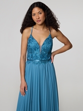 Image sur Robe de cocktail avec dentelle