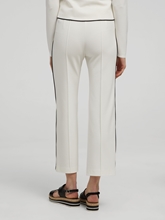 Bild von Hose mit seitlichen Streifen