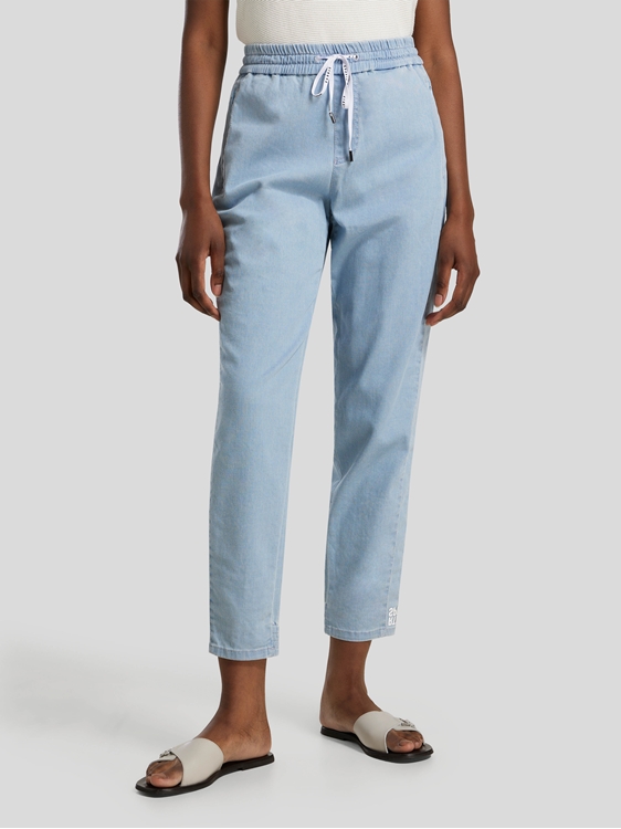 Bild von Jeans im Jogging-Look