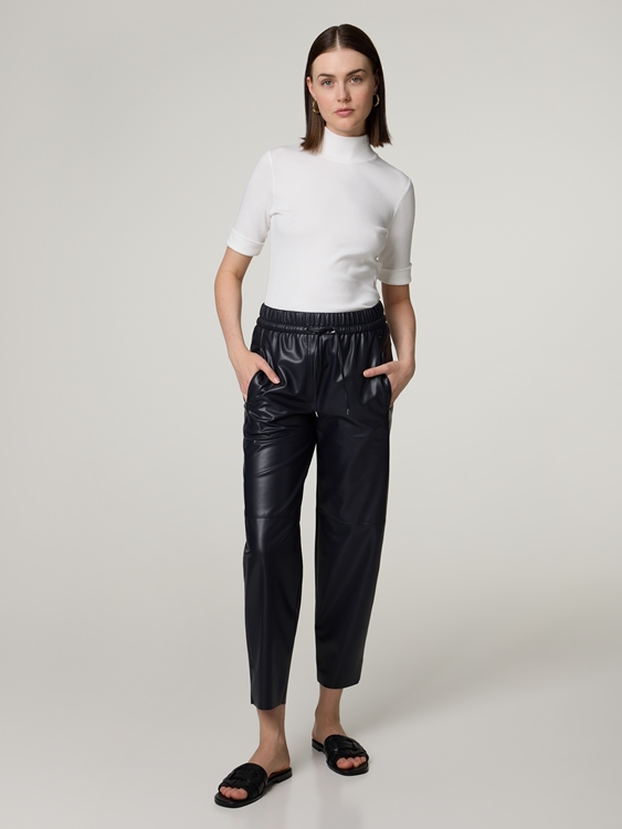Bild von Kunstlederhose