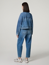 Image sur Jeans à la coupe décontractée