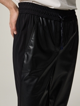 Image sur Pantalon en cuir synthétique