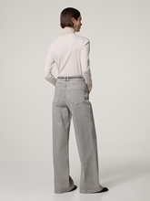 Bild von Jeans mit weitem Bein