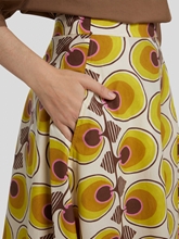 Bild von Rock mit Retro-Print