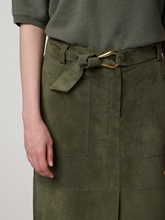 Image sur Jupe midi en cuir velours