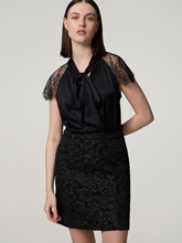 Image sur Mini-jupe avec broderies