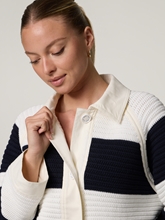 Bild von Strickjacke aus Grobstrick