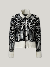 Bild von Strickjacke mit Wolle