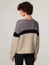 Bild von Strickpullover mit Wolle