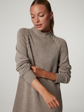 Bild von Strickkleid mit Stehkragen