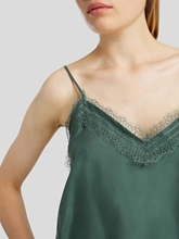 Bild von Seidentop mit Spitzendetails