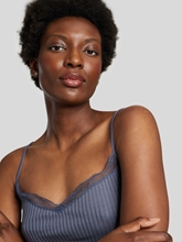 Bild von Trägertop mit Spitzen-Details