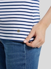 Image sur T-shirt à rayures