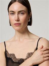 Image sur Top à dentelle