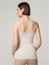 Image sur Top en dentelle