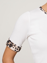 Image sur Shirt avec imprimé léopard