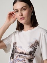 Bild von T-Shirt mit Schmucksteinen